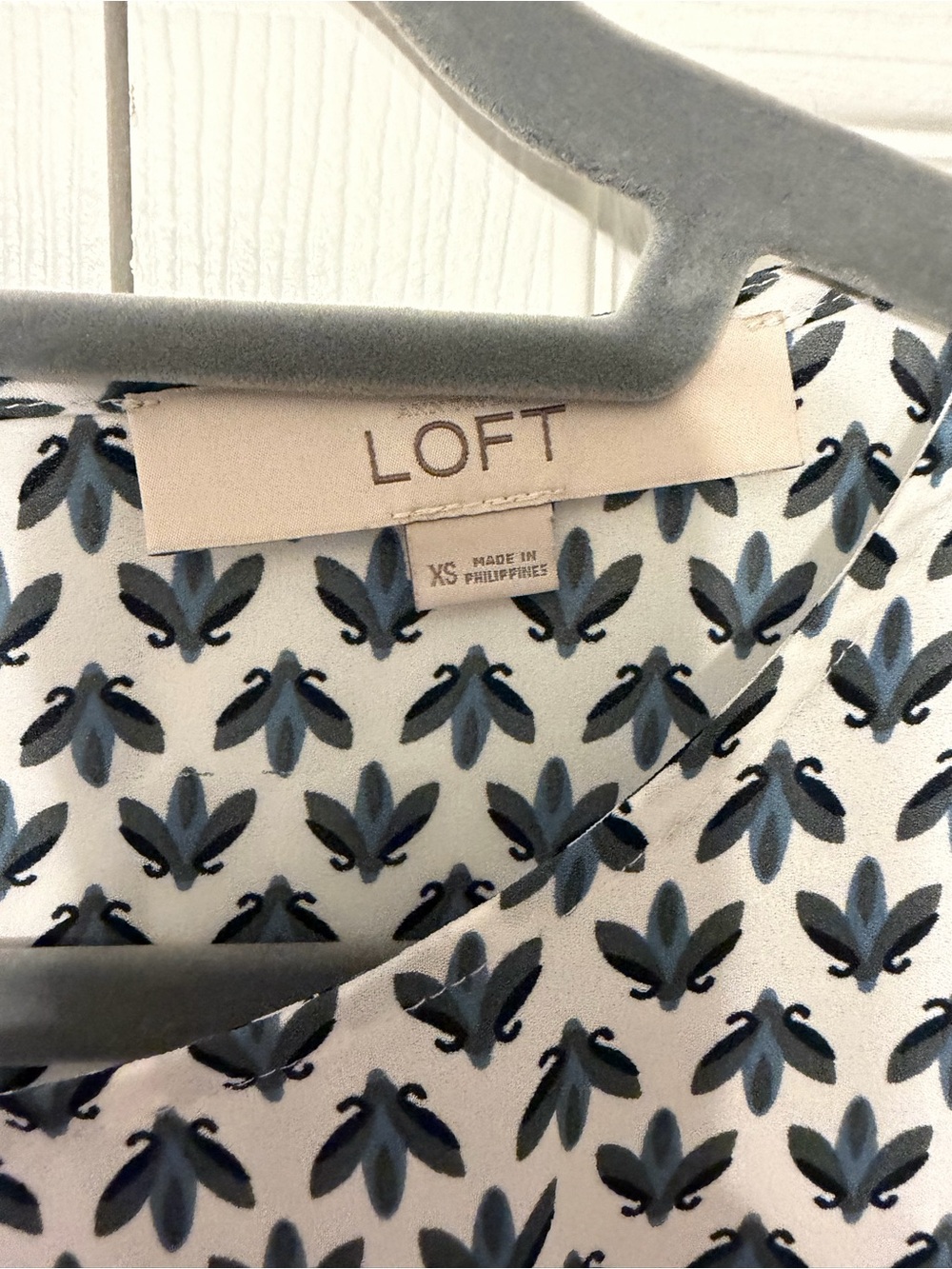 LOFT - Sleeveless Blouse - Blue Floral XS - Picture 3 of 4